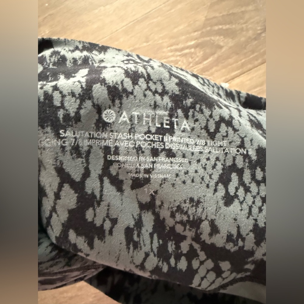 Athleta Snakeskin Black and Gray Patterned Leggings - Picture 4 of 4